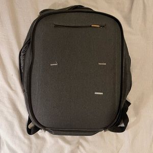 Cocoon Recess 15” Laptop Bag Graphite MCP3402